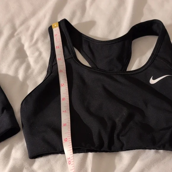 Set of Nike sports bras - Picture 4 of 8